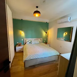 Airport Bedroom With Your Own Private Bathroom Self Check In And Self Check Out Air-condition Included Alloggio in famiglia